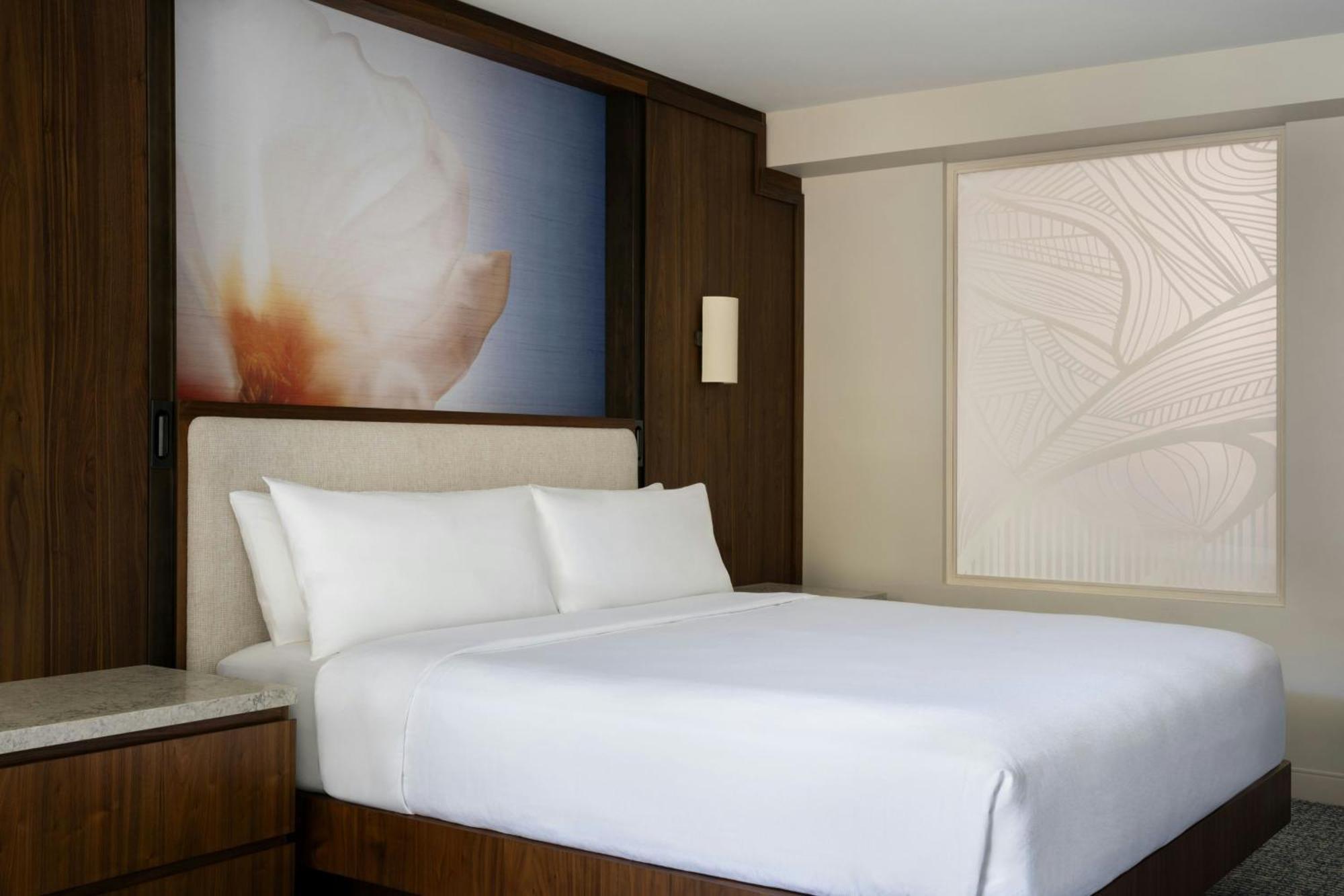 Resort Room Guest room 1 King bed Balcony,1742675676:JPEG